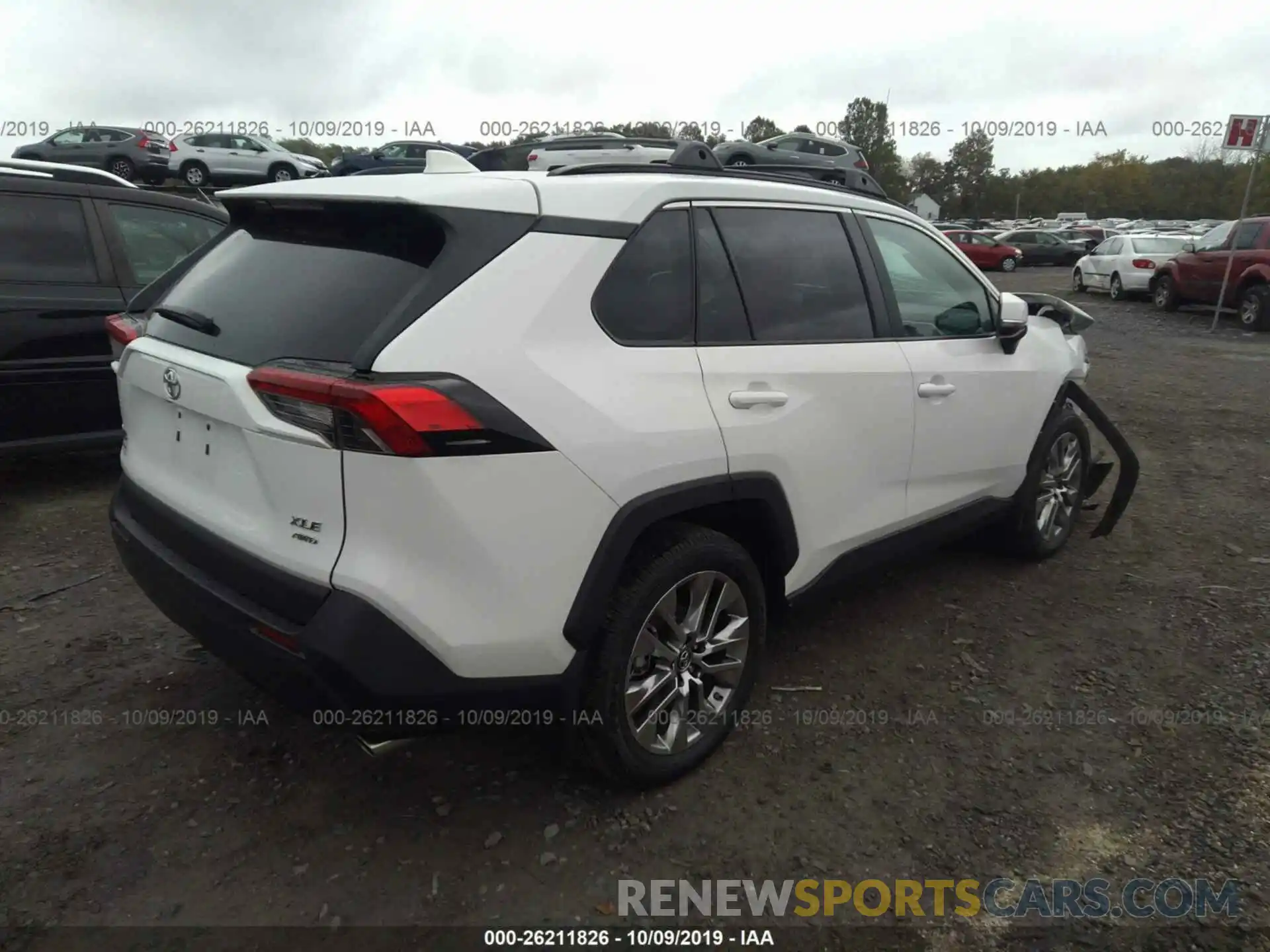 4 Photograph of a damaged car 2T3A1RFVXKW051321 TOYOTA RAV4 2019