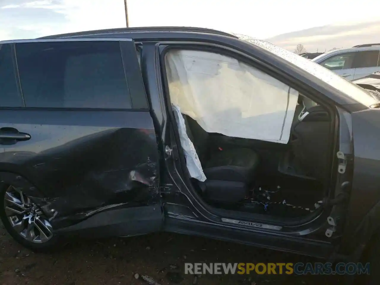 9 Photograph of a damaged car 2T3A1RFVXKW070001 TOYOTA RAV4 2019