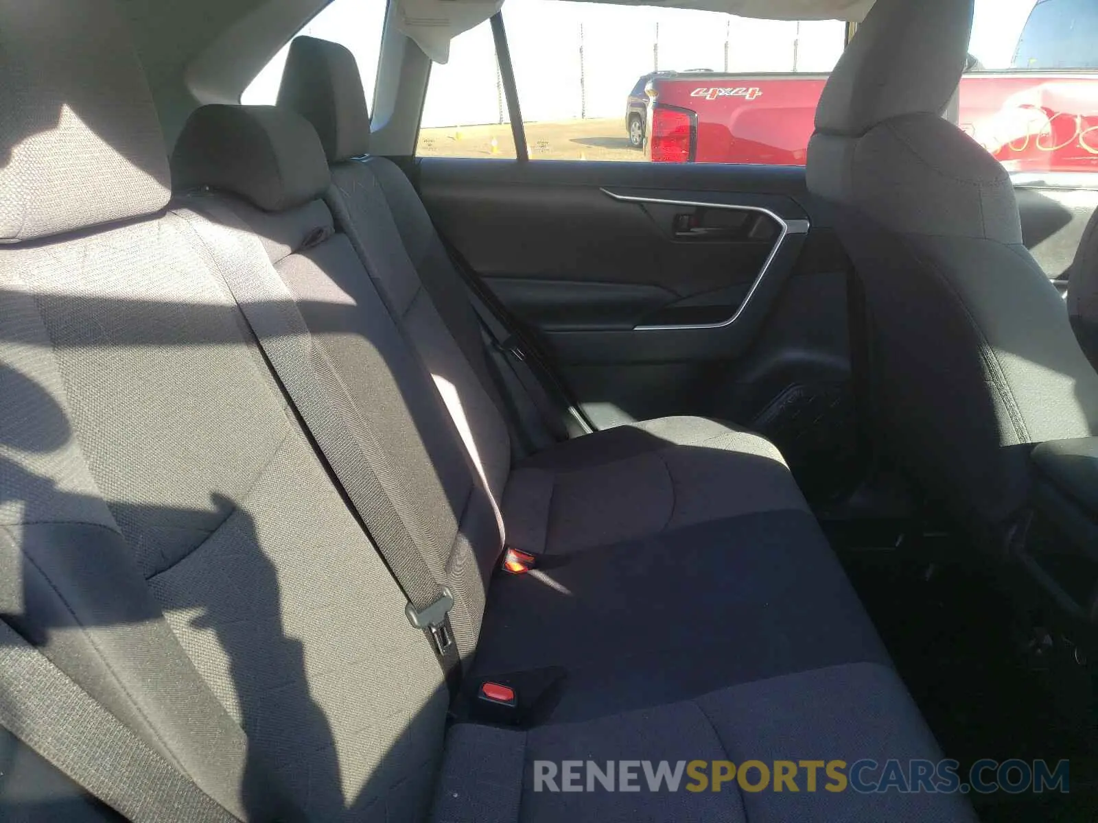 6 Photograph of a damaged car 2T3B1RFV1KC007519 TOYOTA RAV4 2019