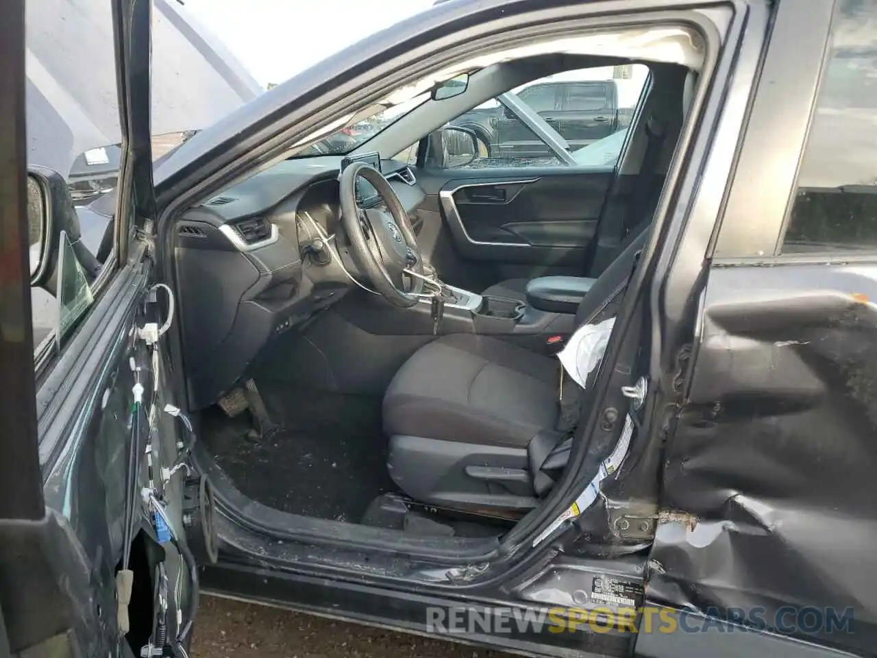 7 Photograph of a damaged car 2T3B1RFV1KW031494 TOYOTA RAV4 2019