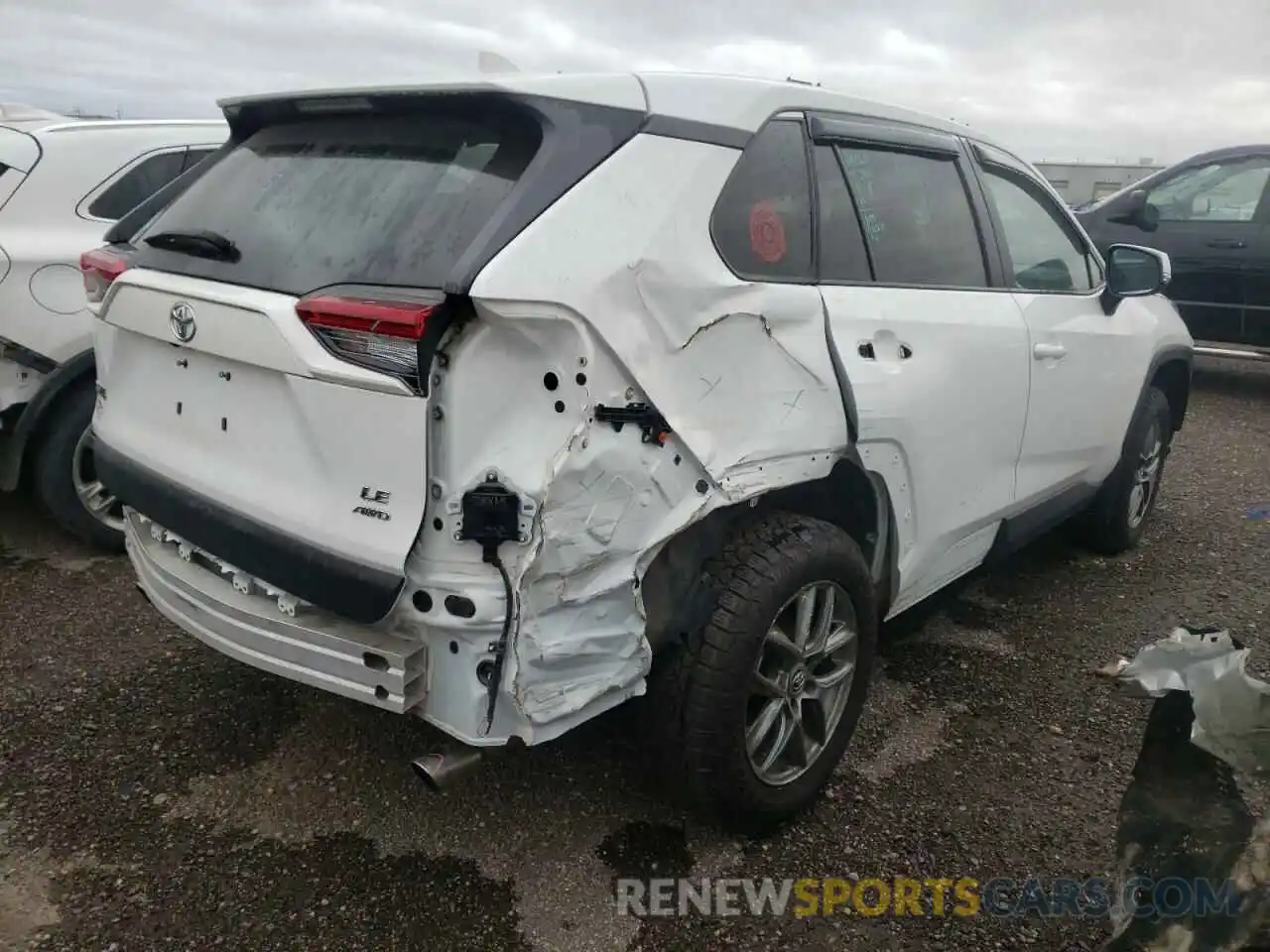 4 Photograph of a damaged car 2T3B1RFV3KW062097 TOYOTA RAV4 2019