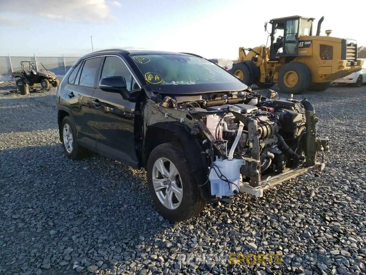 1 Photograph of a damaged car 2T3B1RFV6KC027281 TOYOTA RAV4 2019