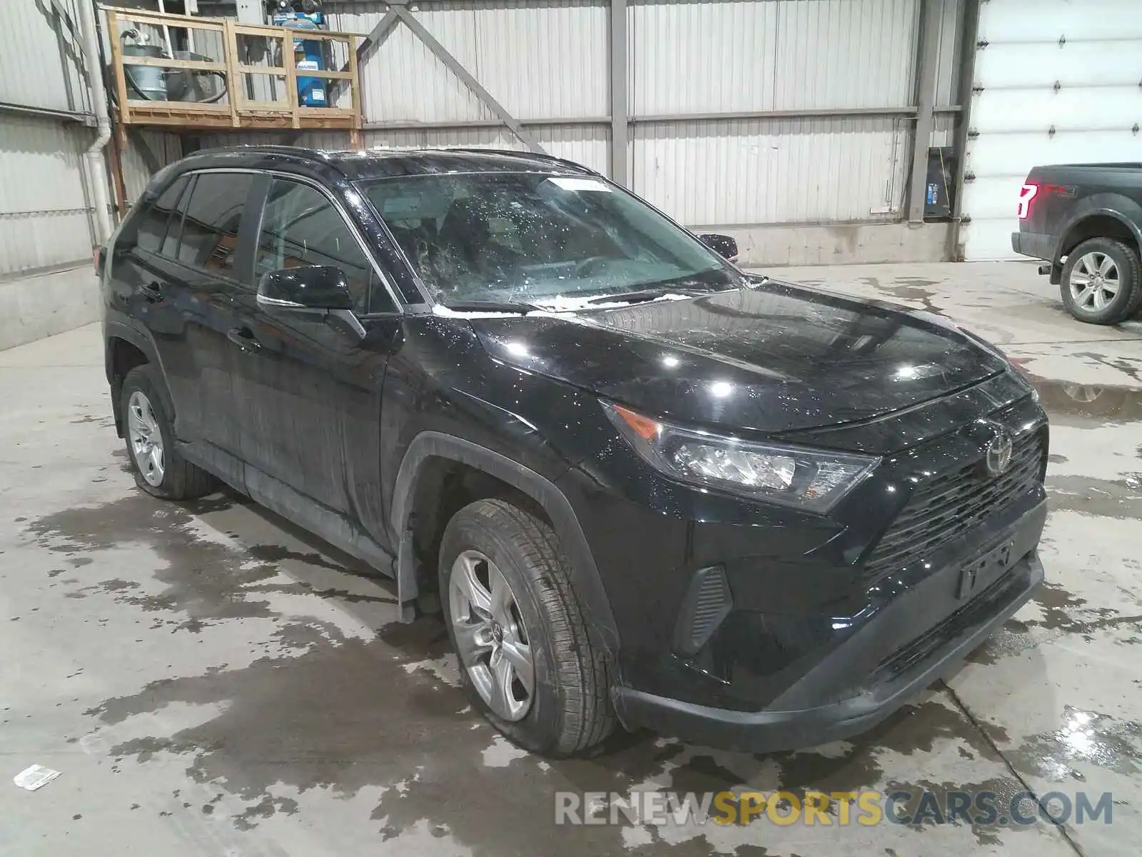 1 Photograph of a damaged car 2T3B1RFV6KW036061 TOYOTA RAV4 2019