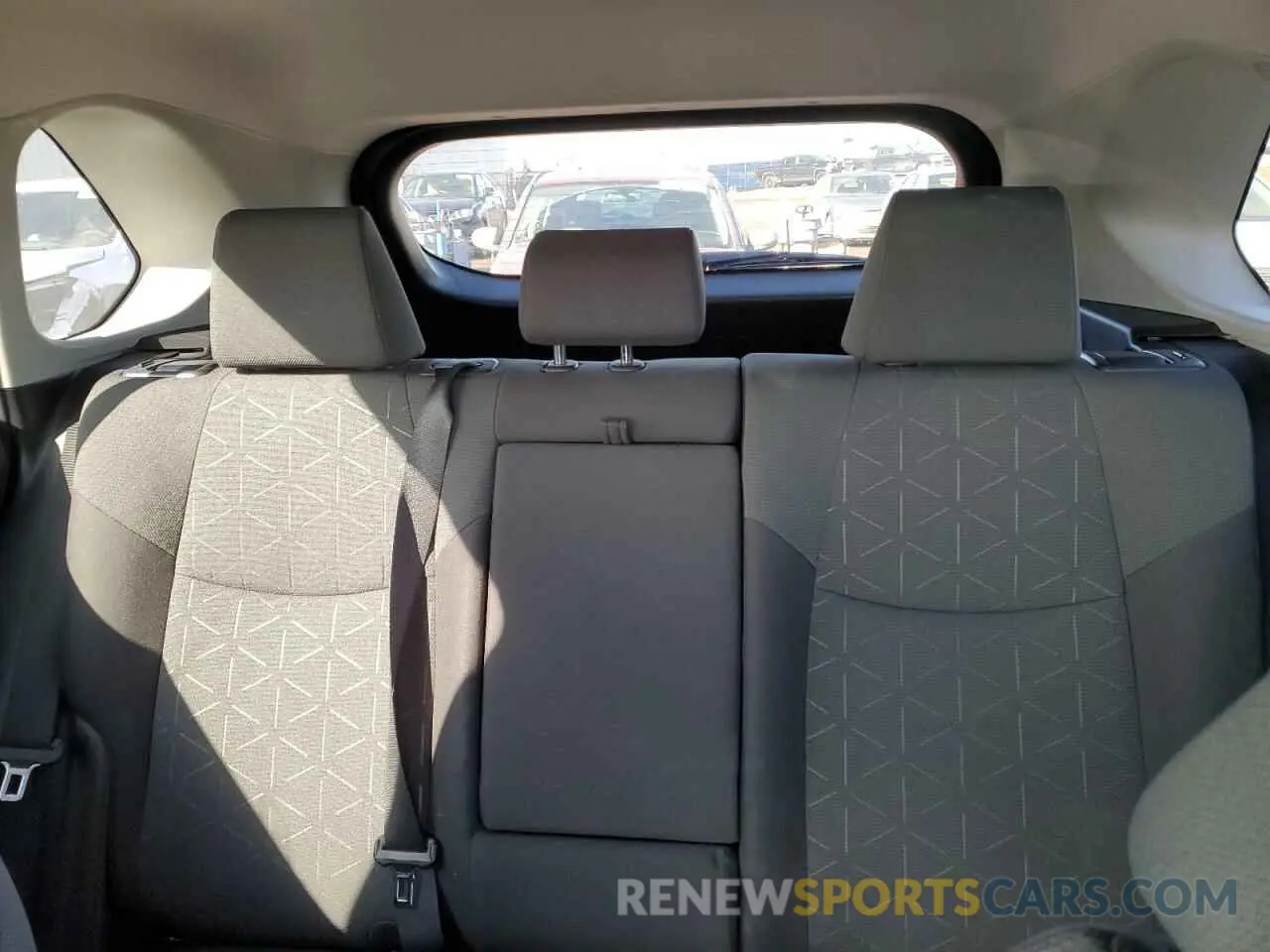 10 Photograph of a damaged car 2T3B1RFV8KW009041 TOYOTA RAV4 2019