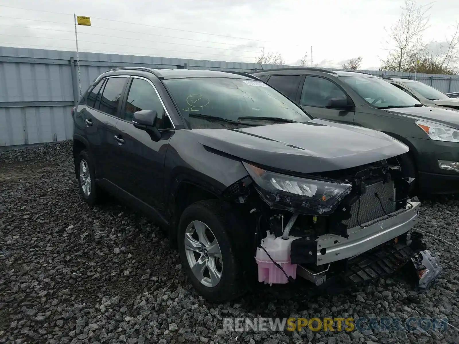 1 Photograph of a damaged car 2T3B1RFV9KW011669 TOYOTA RAV4 2019