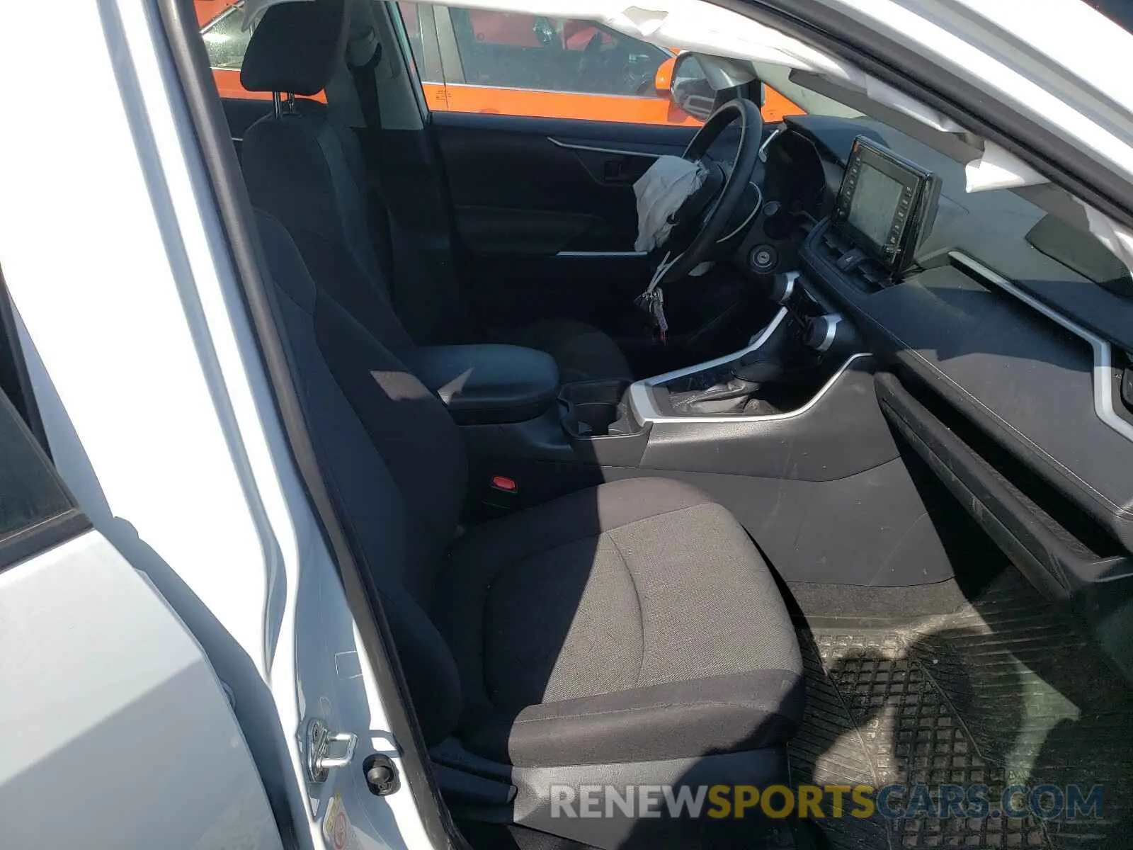 5 Photograph of a damaged car 2T3B1RFV9KW016449 TOYOTA RAV4 2019