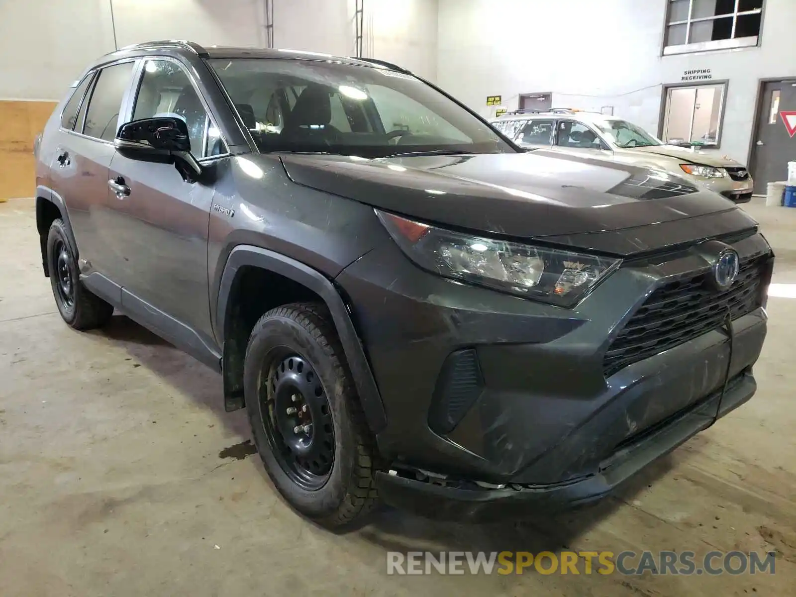 1 Photograph of a damaged car 2T3BWRFV4KW009006 TOYOTA RAV4 2019