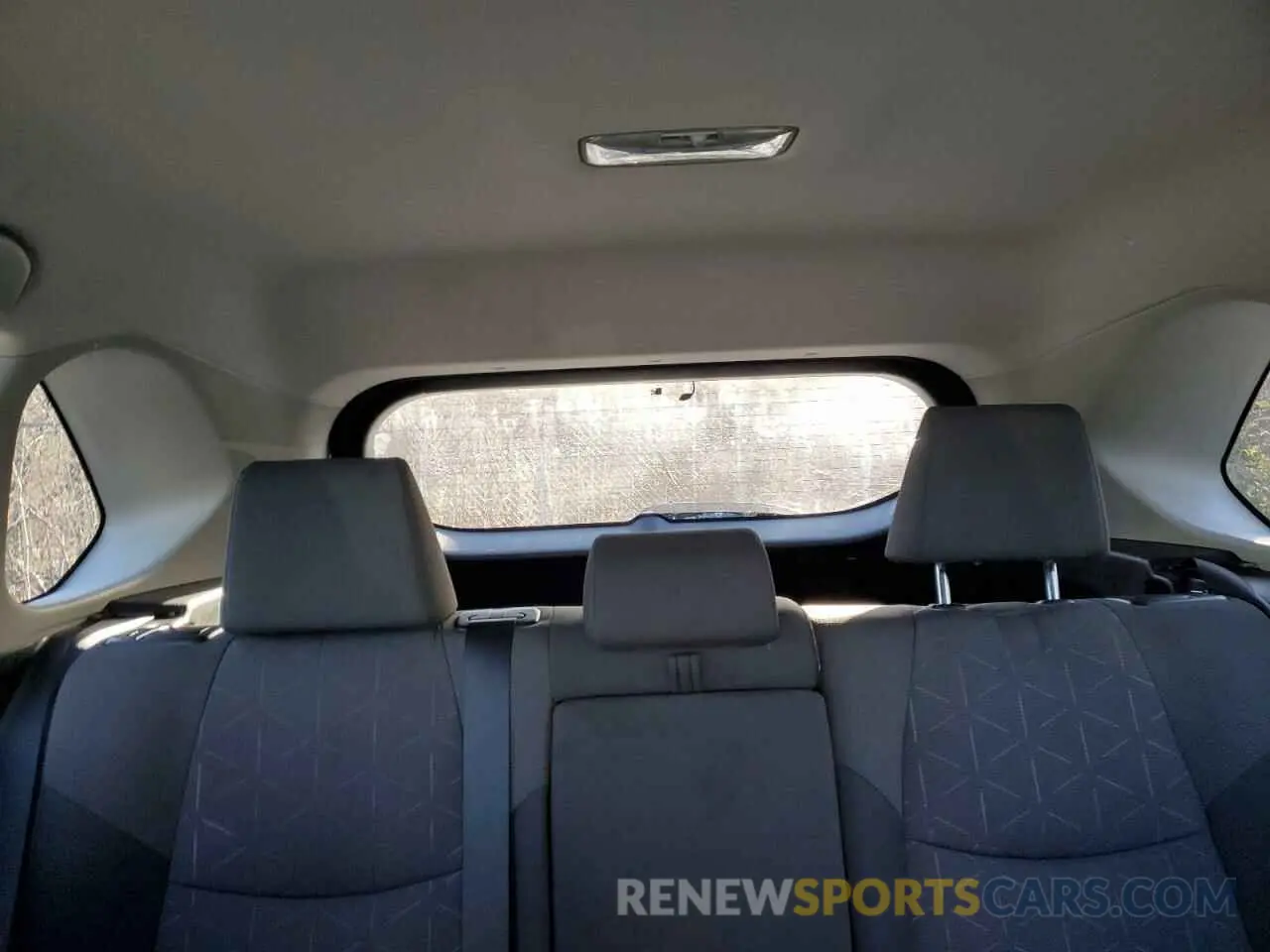10 Photograph of a damaged car 2T3BWRFV8KW037715 TOYOTA RAV4 2019