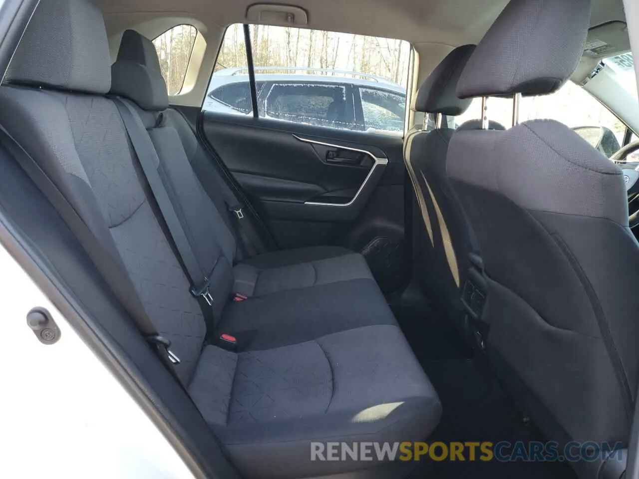 11 Photograph of a damaged car 2T3BWRFV8KW037715 TOYOTA RAV4 2019