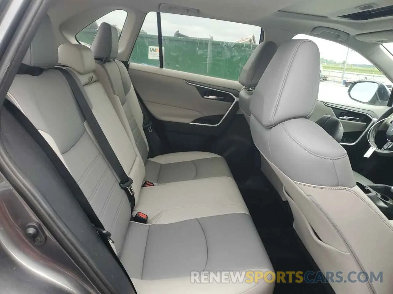 11 Photograph of a damaged car 2T3C1RFV0KC013297 TOYOTA RAV4 2019