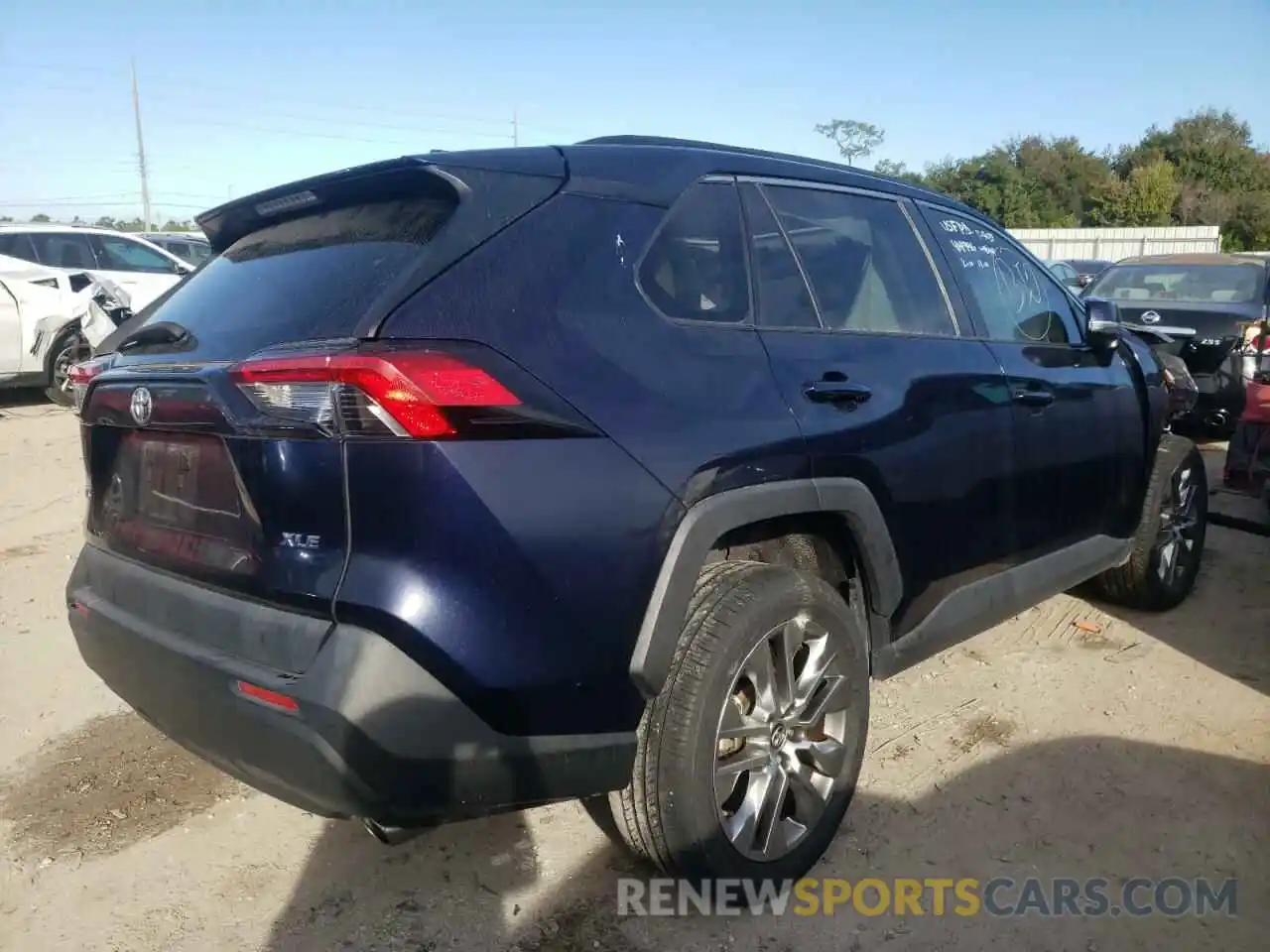 4 Photograph of a damaged car 2T3C1RFV0KC014157 TOYOTA RAV4 2019