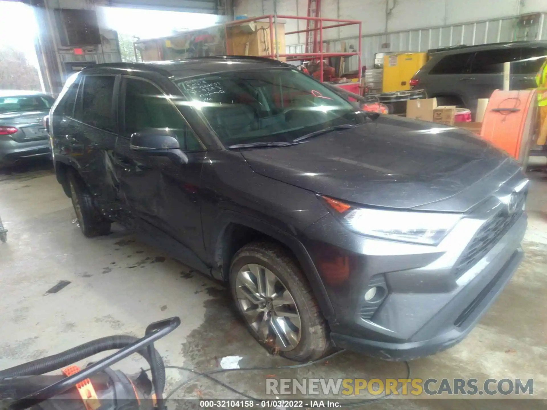 1 Photograph of a damaged car 2T3C1RFV0KC019293 TOYOTA RAV4 2019