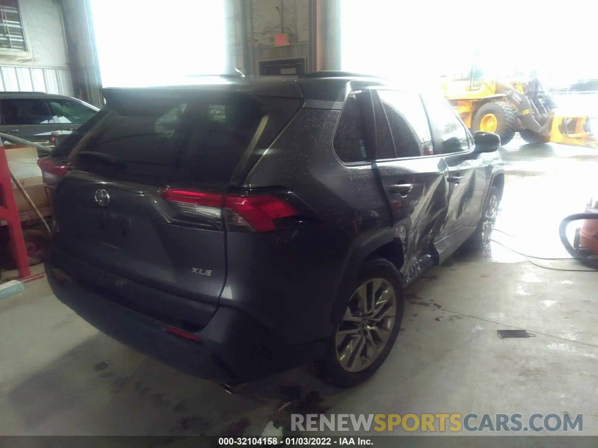 4 Photograph of a damaged car 2T3C1RFV0KC019293 TOYOTA RAV4 2019