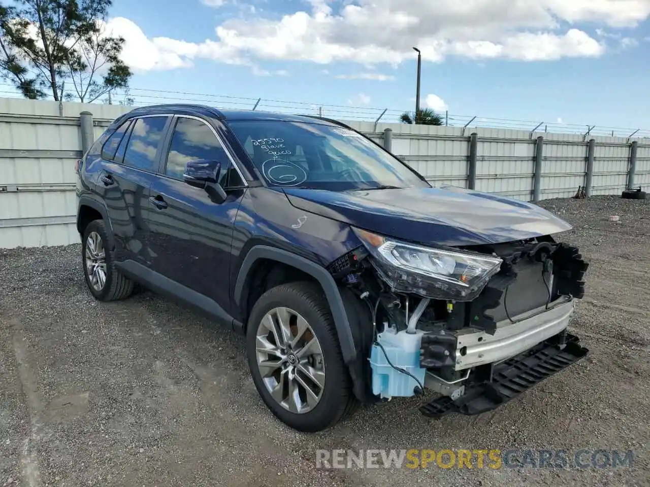 1 Photograph of a damaged car 2T3C1RFV0KW031149 TOYOTA RAV4 2019