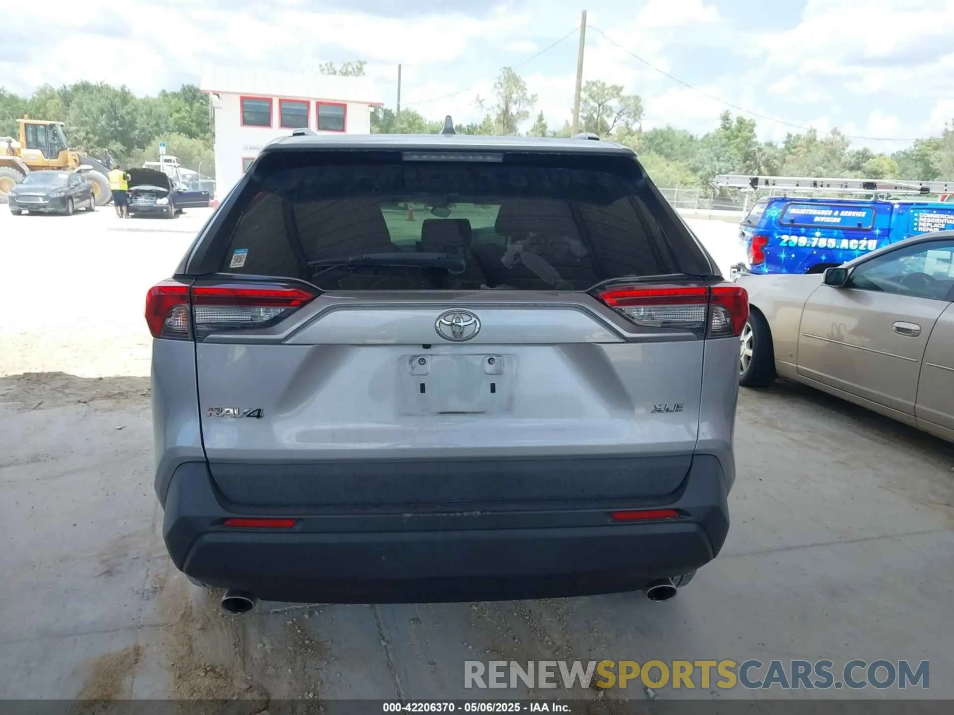 17 Photograph of a damaged car 2T3C1RFV0KW034830 TOYOTA RAV4 2019