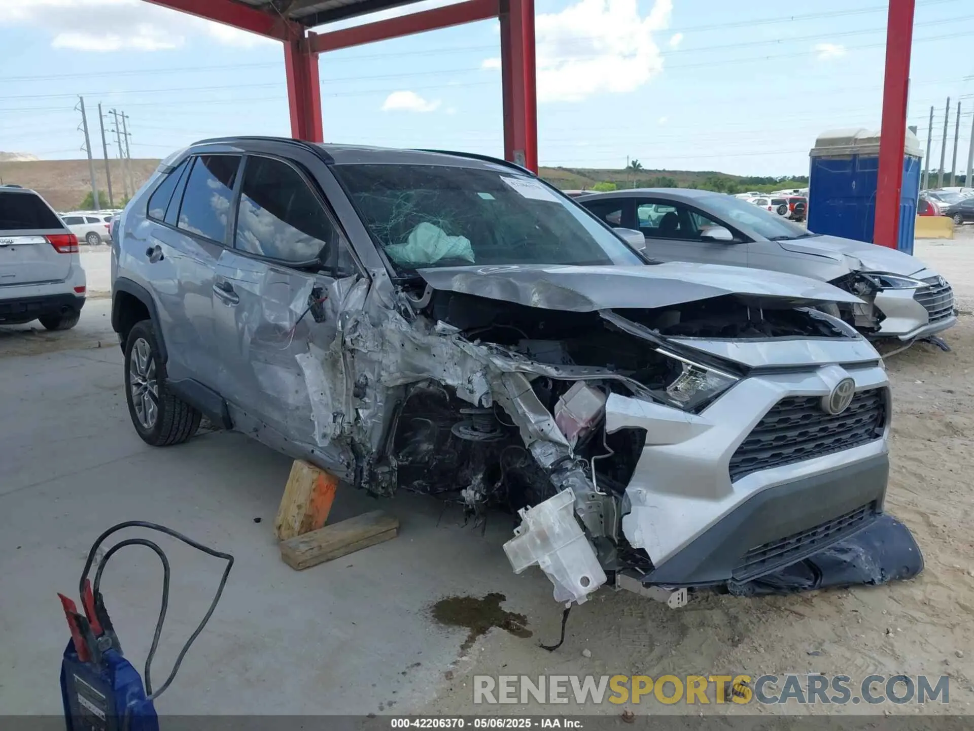 6 Photograph of a damaged car 2T3C1RFV0KW034830 TOYOTA RAV4 2019