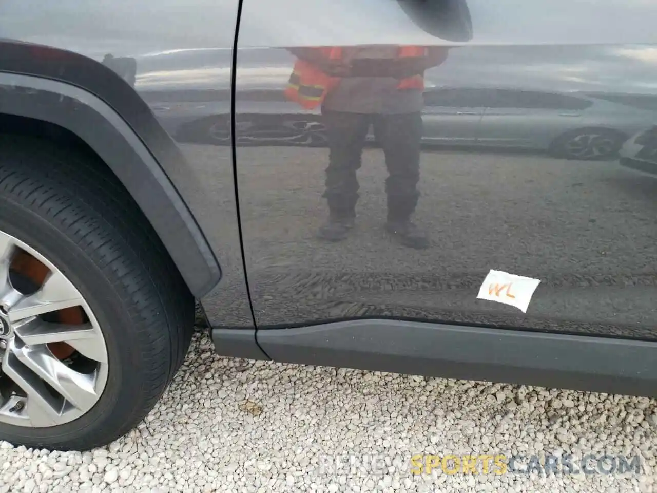 9 Photograph of a damaged car 2T3C1RFV1KC012742 TOYOTA RAV4 2019