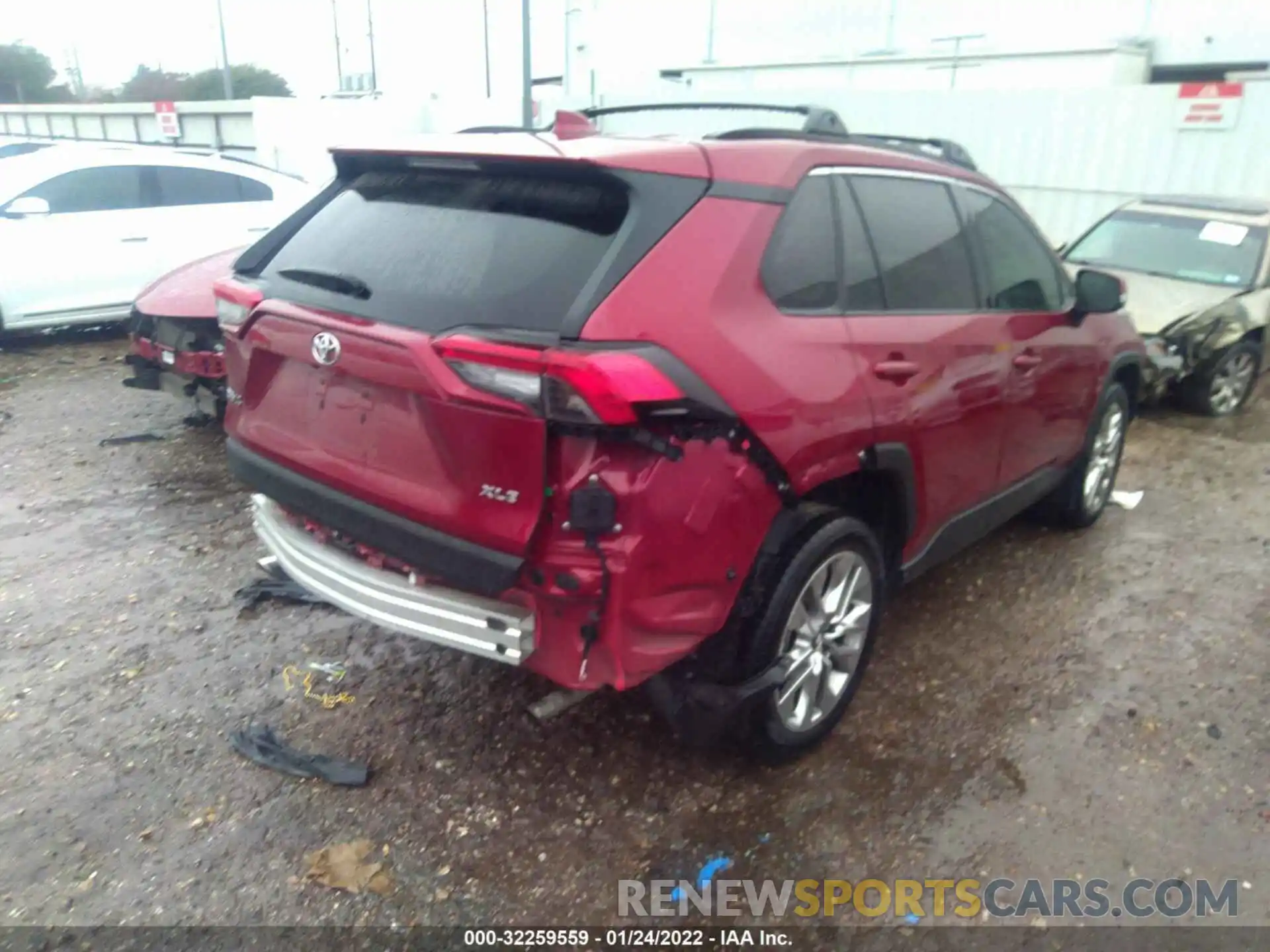 4 Photograph of a damaged car 2T3C1RFV1KW005675 TOYOTA RAV4 2019