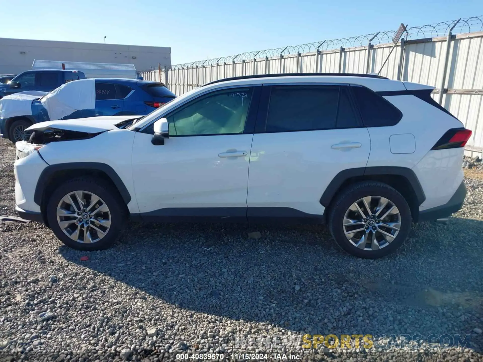 14 Photograph of a damaged car 2T3C1RFV1KW016904 TOYOTA RAV4 2019