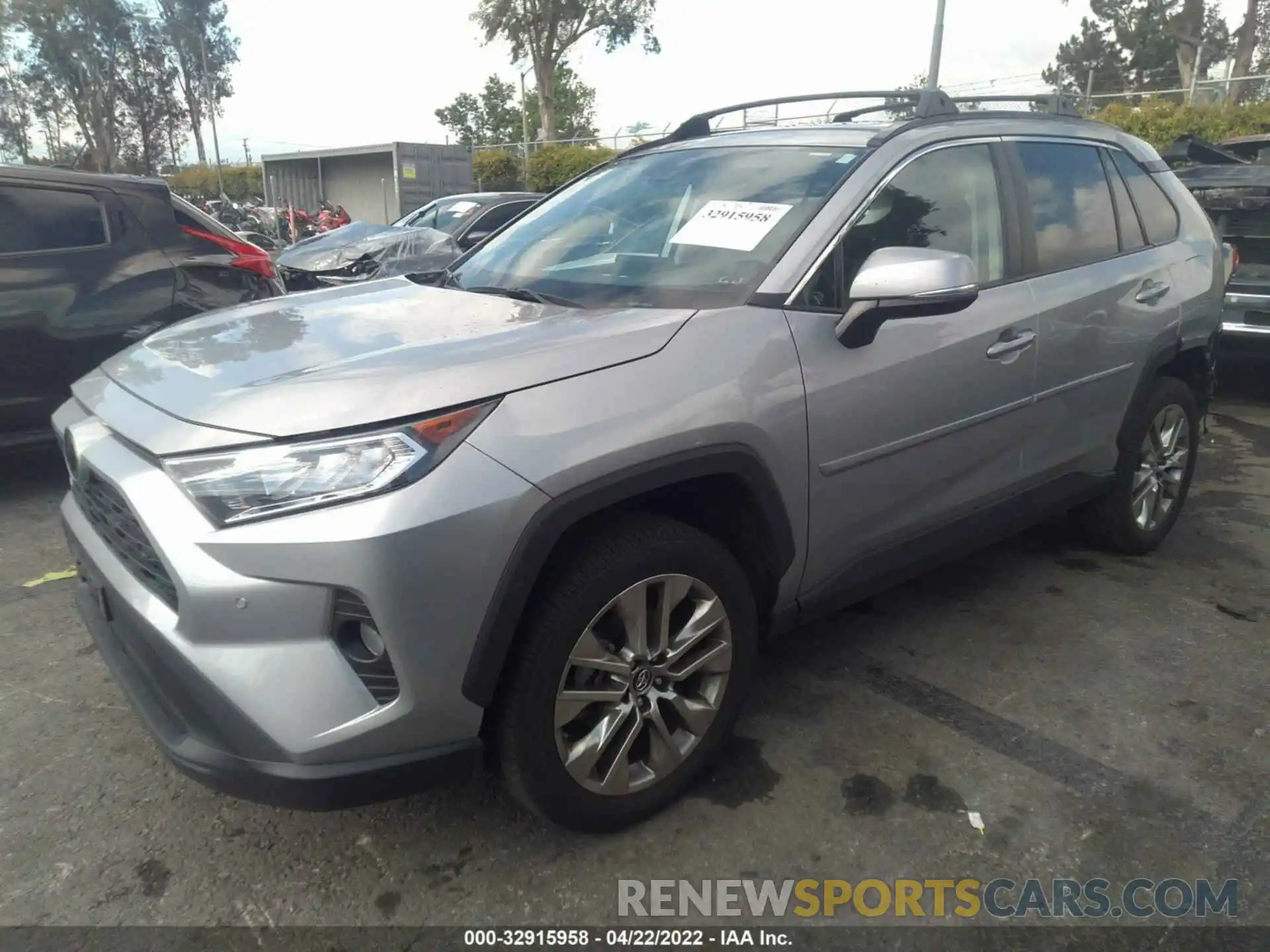 2 Photograph of a damaged car 2T3C1RFV1KW020774 TOYOTA RAV4 2019