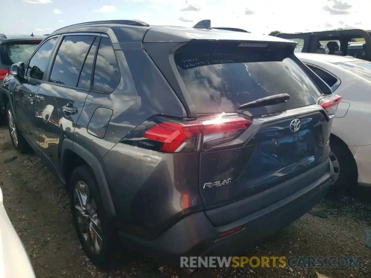 2 Photograph of a damaged car 2T3C1RFV1KW022718 TOYOTA RAV4 2019