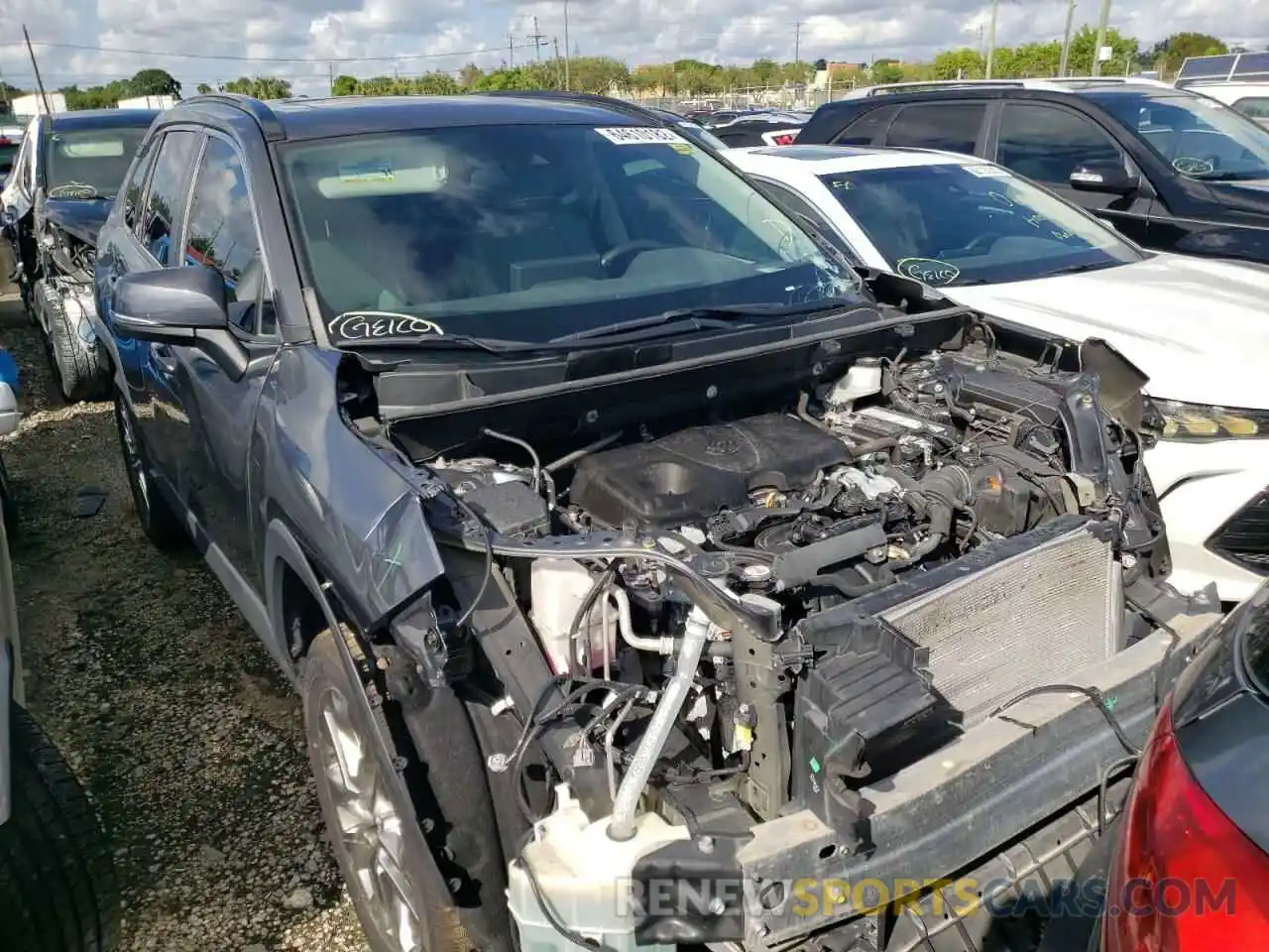 4 Photograph of a damaged car 2T3C1RFV1KW022718 TOYOTA RAV4 2019