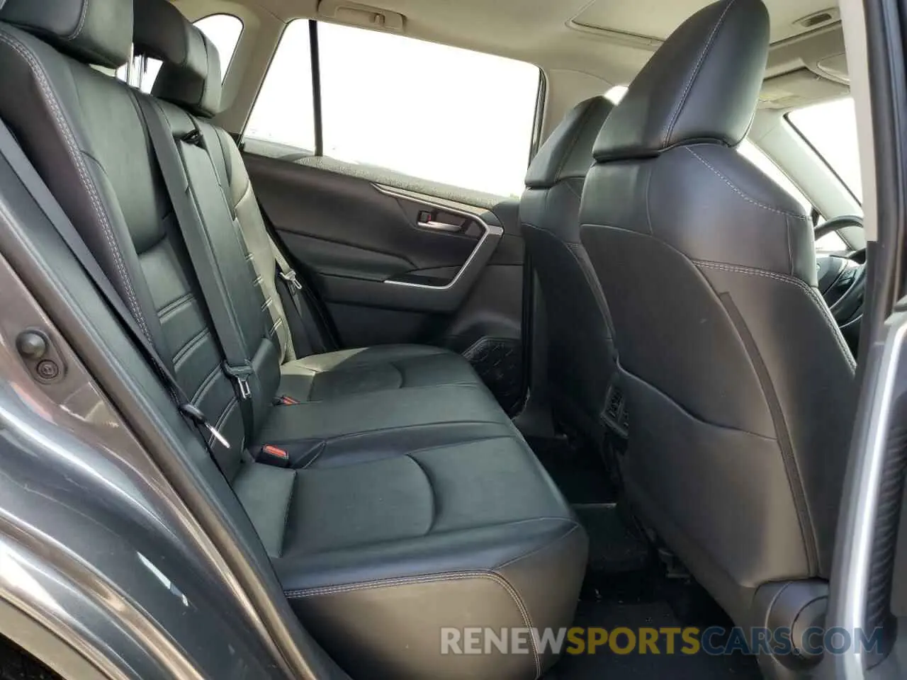11 Photograph of a damaged car 2T3C1RFV1KW022847 TOYOTA RAV4 2019