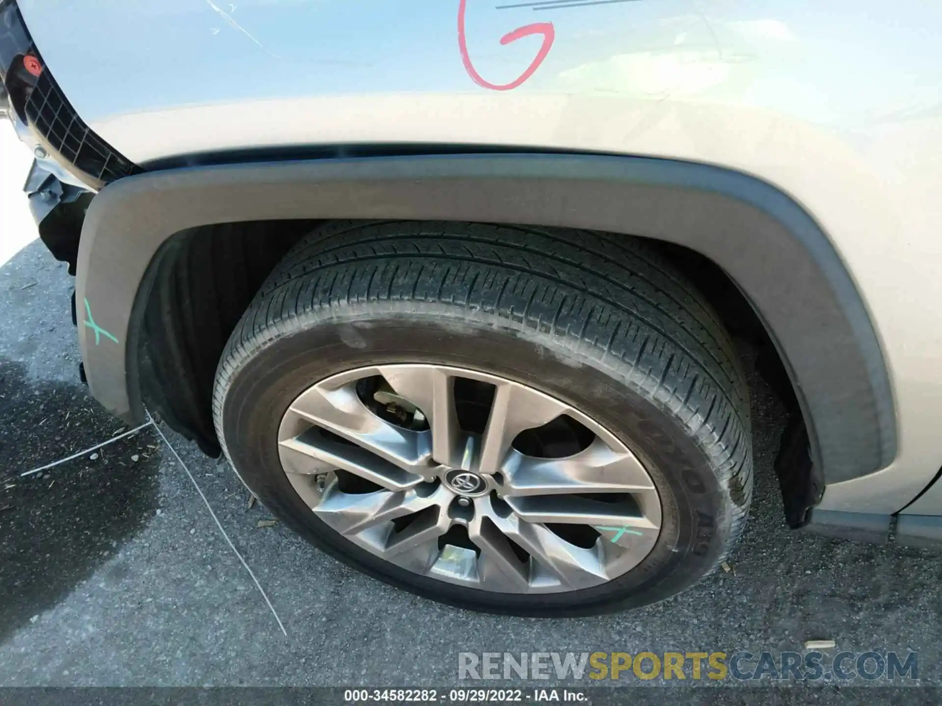 13 Photograph of a damaged car 2T3C1RFV1KW025280 TOYOTA RAV4 2019