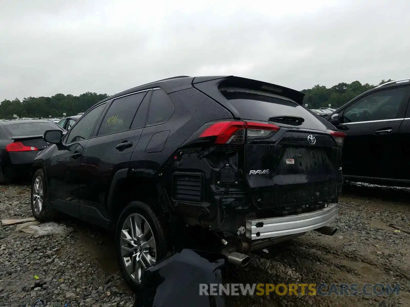 3 Photograph of a damaged car 2T3C1RFV1KW031662 TOYOTA RAV4 2019