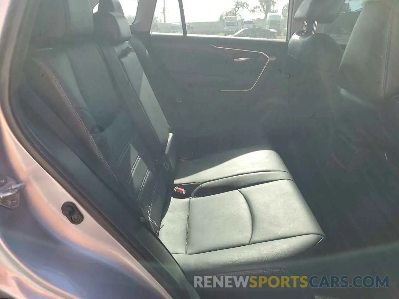 11 Photograph of a damaged car 2T3C1RFV1KW044010 TOYOTA RAV4 2019