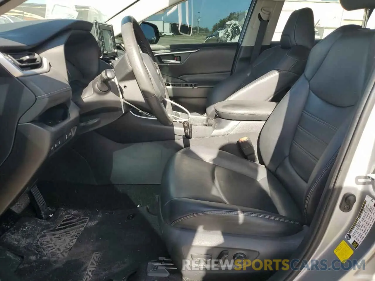 7 Photograph of a damaged car 2T3C1RFV1KW044010 TOYOTA RAV4 2019