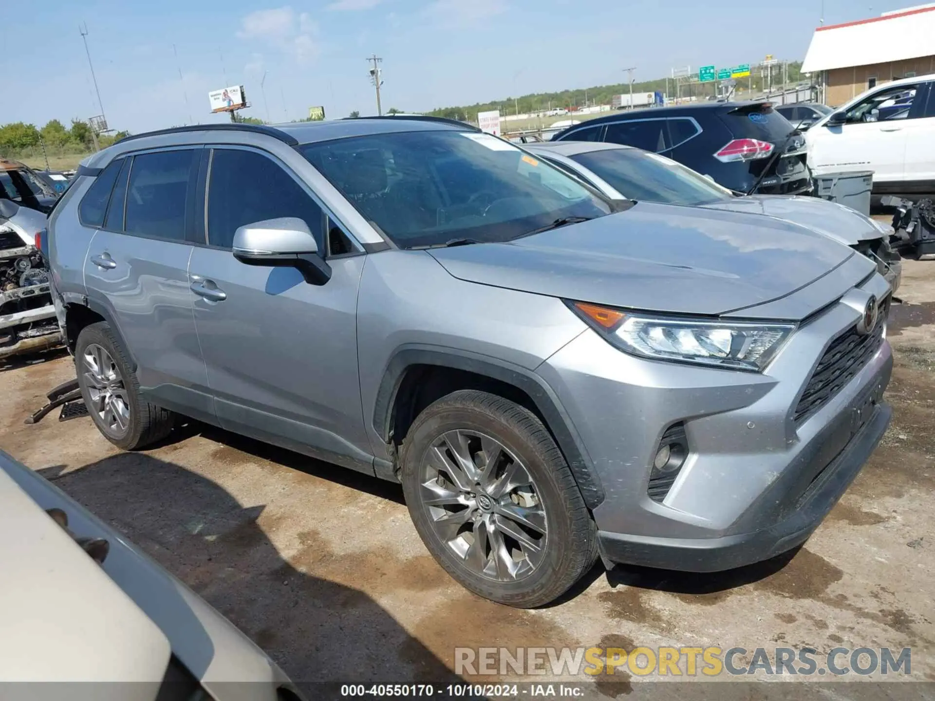 1 Photograph of a damaged car 2T3C1RFV2KC009123 TOYOTA RAV4 2019