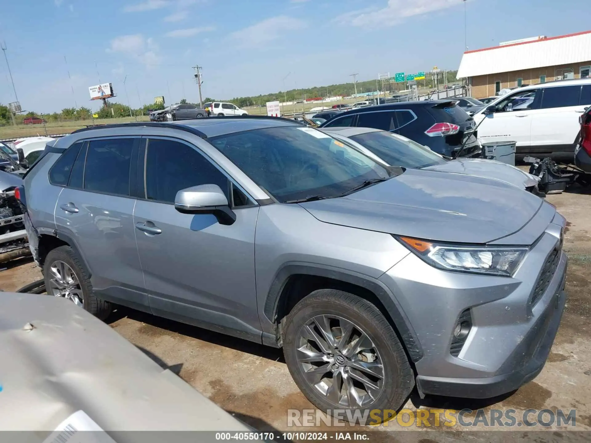 14 Photograph of a damaged car 2T3C1RFV2KC009123 TOYOTA RAV4 2019