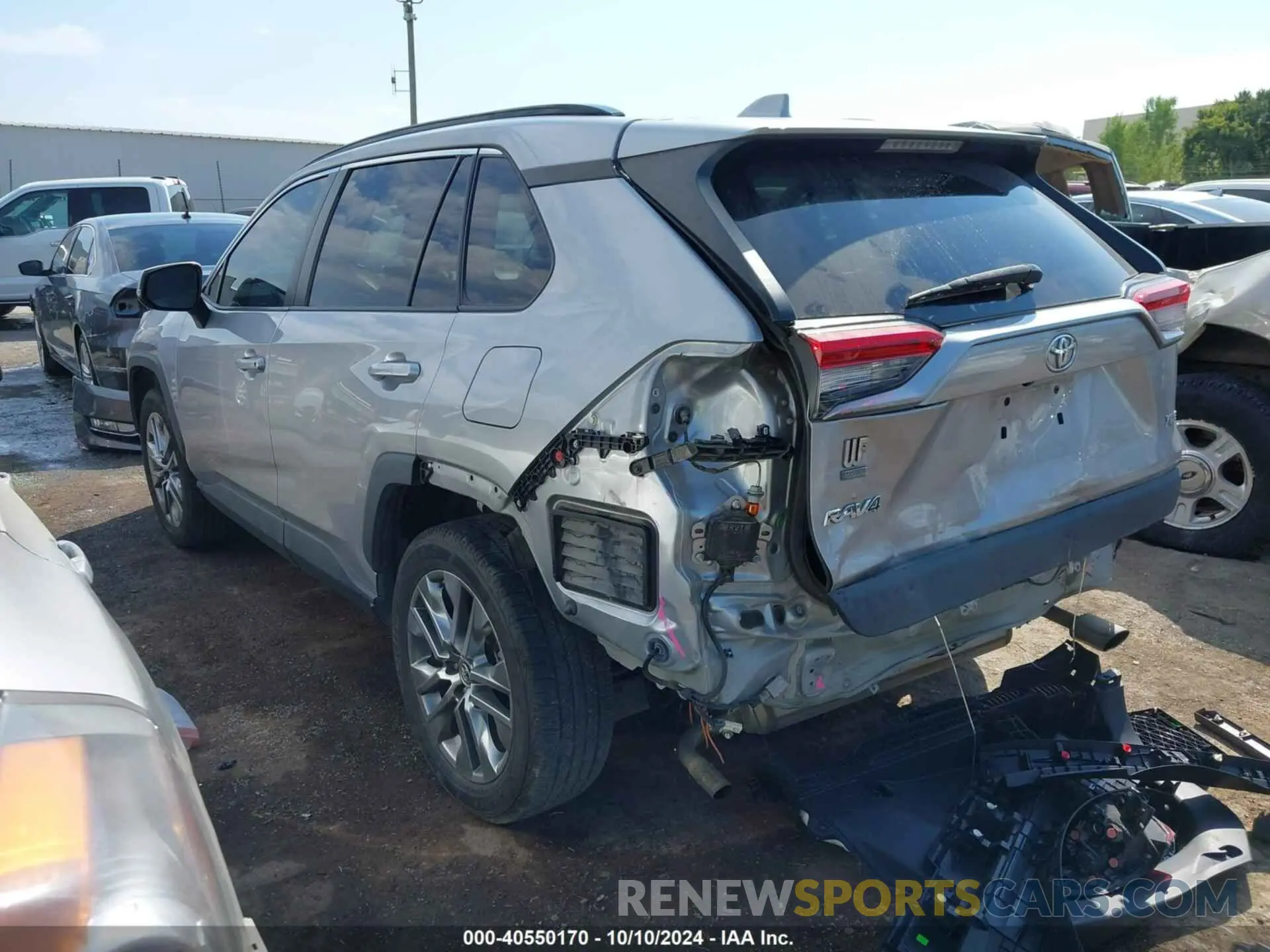 3 Photograph of a damaged car 2T3C1RFV2KC009123 TOYOTA RAV4 2019