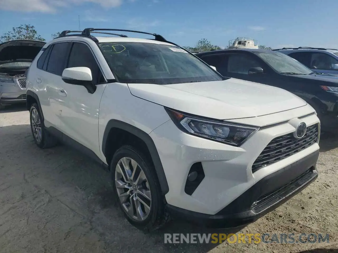 4 Photograph of a damaged car 2T3C1RFV2KC012054 TOYOTA RAV4 2019