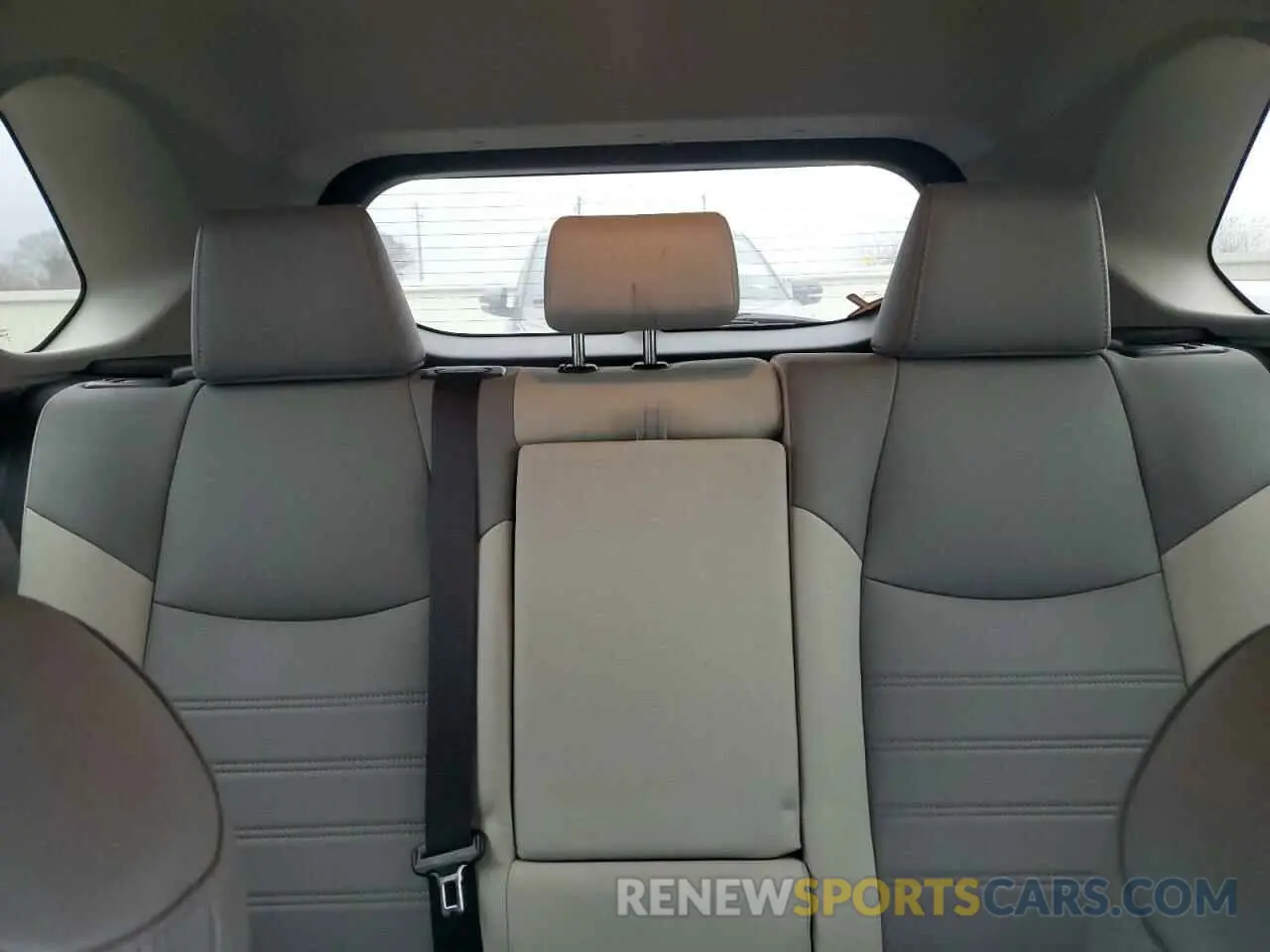 10 Photograph of a damaged car 2T3C1RFV2KC021465 TOYOTA RAV4 2019