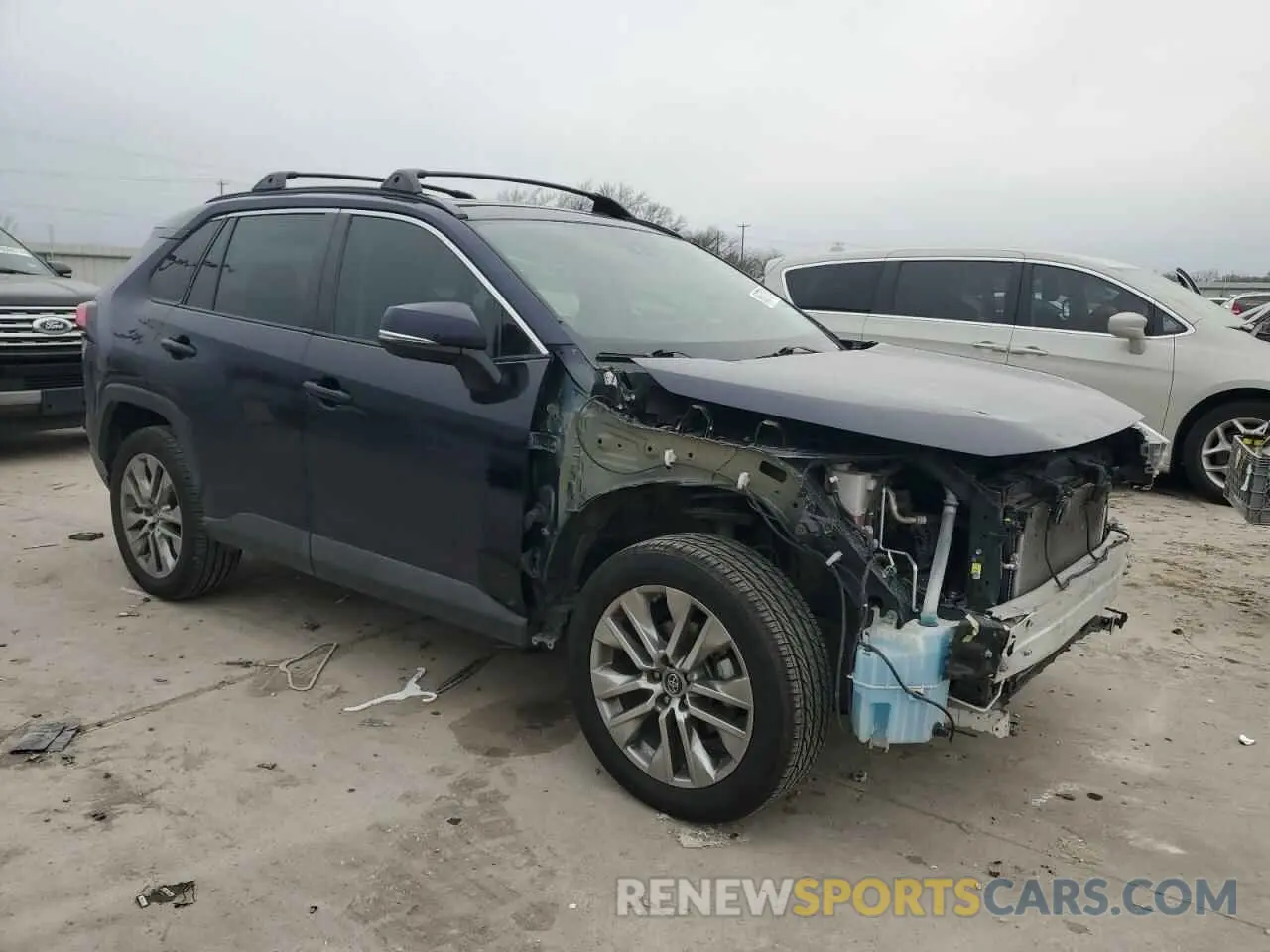 4 Photograph of a damaged car 2T3C1RFV2KC021465 TOYOTA RAV4 2019