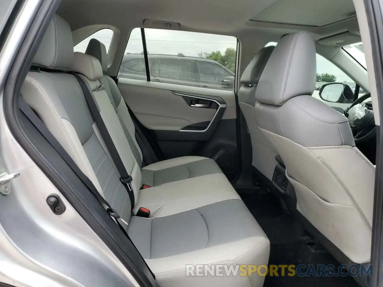 11 Photograph of a damaged car 2T3C1RFV2KC022891 TOYOTA RAV4 2019