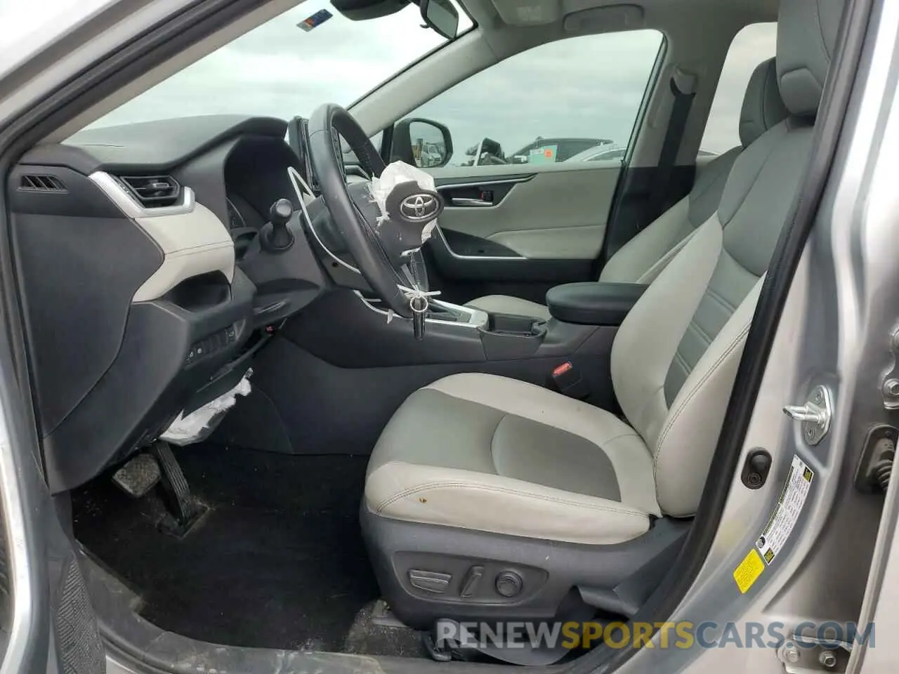 7 Photograph of a damaged car 2T3C1RFV2KC022891 TOYOTA RAV4 2019