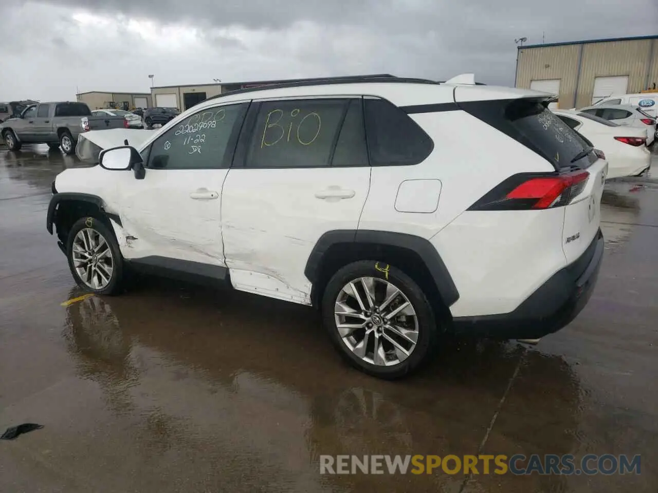 2 Photograph of a damaged car 2T3C1RFV3KC020051 TOYOTA RAV4 2019
