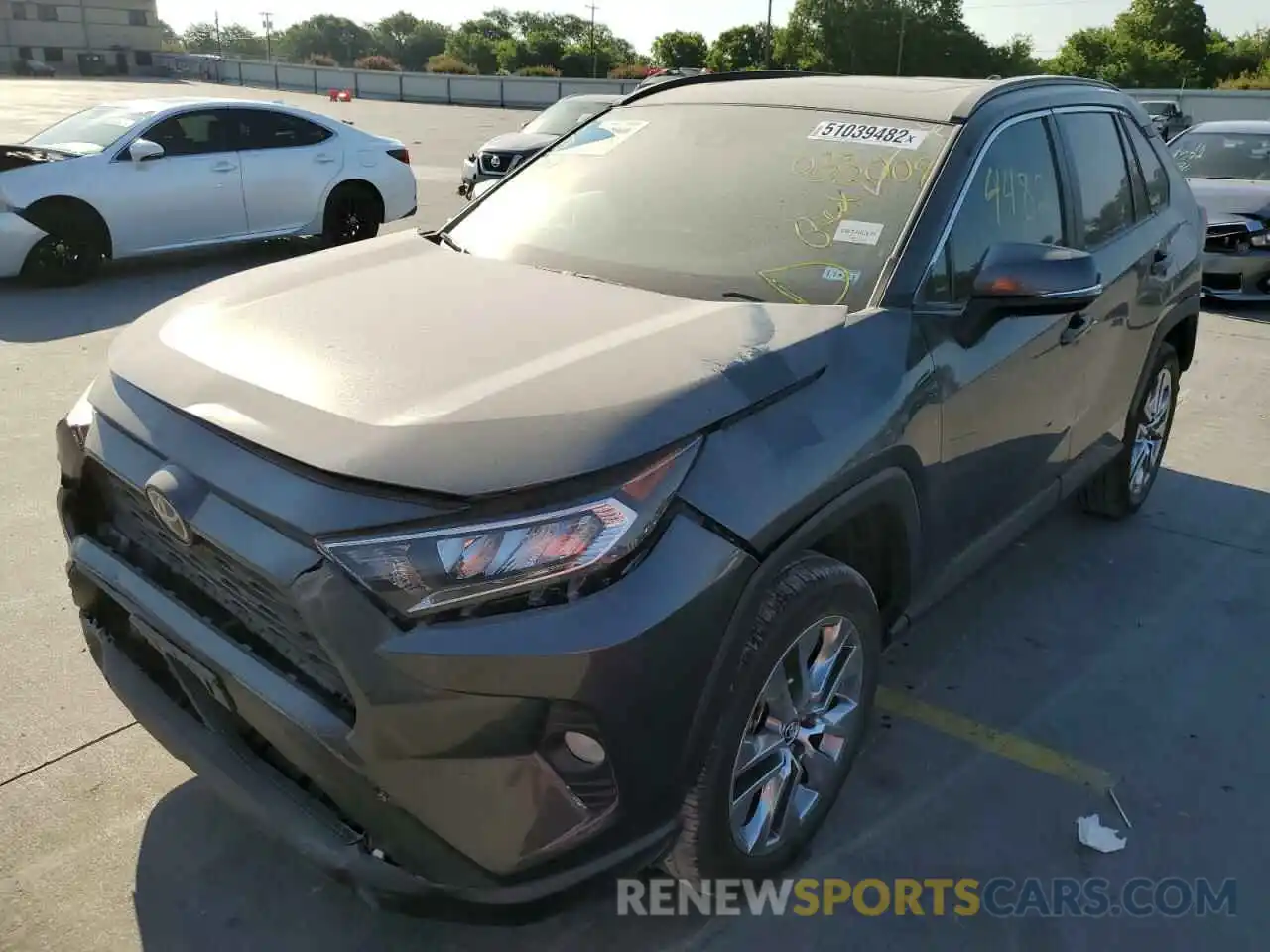 2 Photograph of a damaged car 2T3C1RFV3KC033009 TOYOTA RAV4 2019