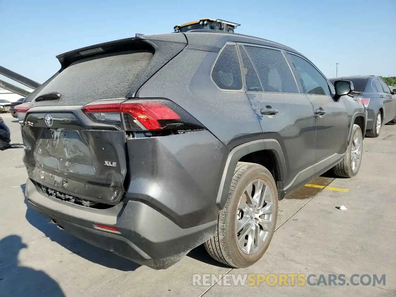 4 Photograph of a damaged car 2T3C1RFV3KC033009 TOYOTA RAV4 2019