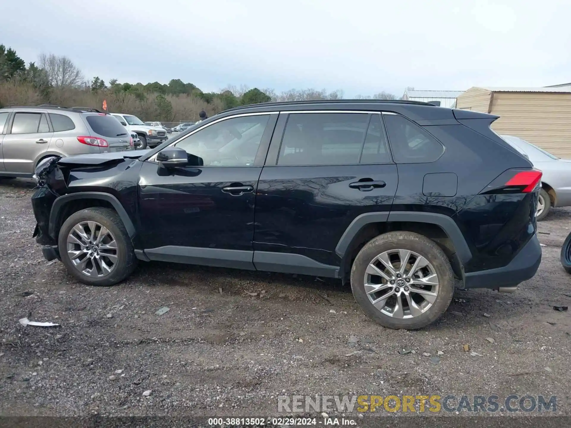 14 Photograph of a damaged car 2T3C1RFV3KW022798 TOYOTA RAV4 2019