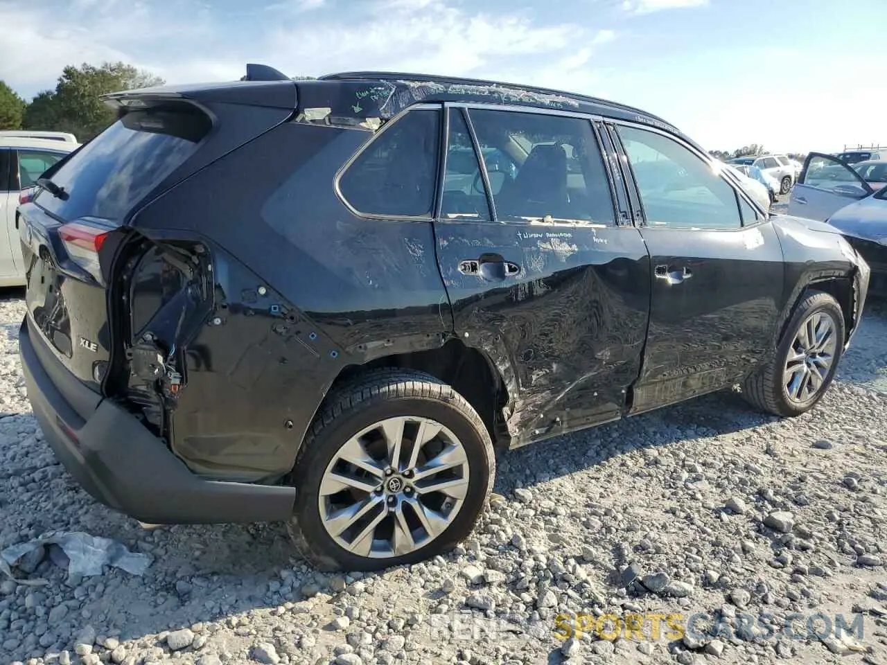 3 Photograph of a damaged car 2T3C1RFV3KW024986 TOYOTA RAV4 2019
