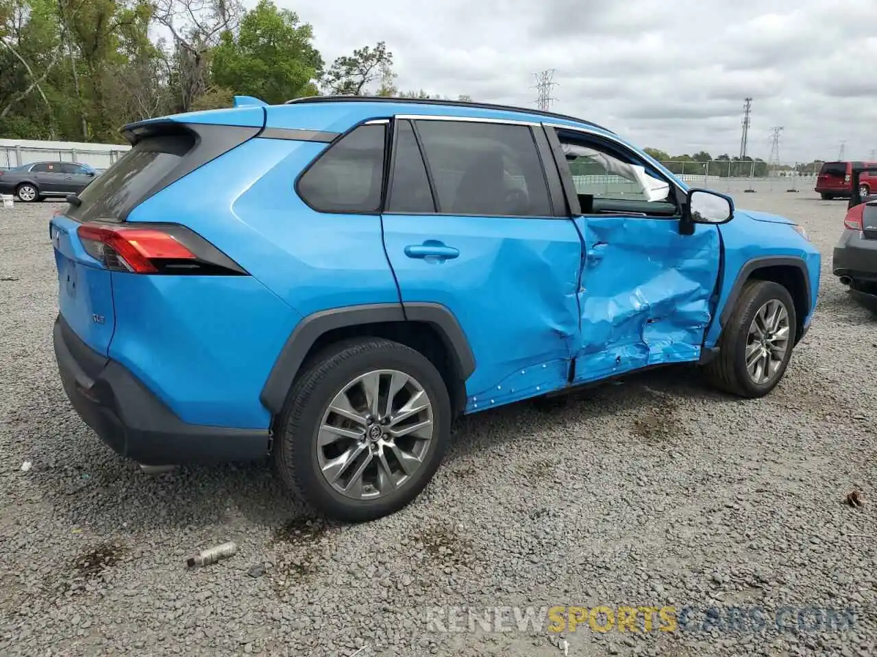 3 Photograph of a damaged car 2T3C1RFV3KW044381 TOYOTA RAV4 2019