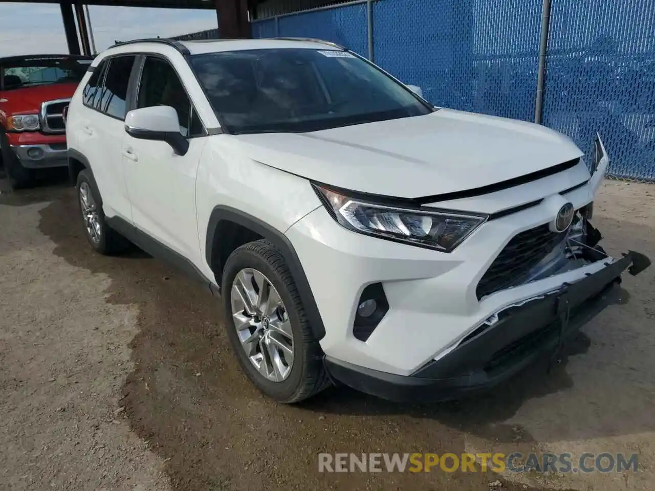 4 Photograph of a damaged car 2T3C1RFV3KW047037 TOYOTA RAV4 2019