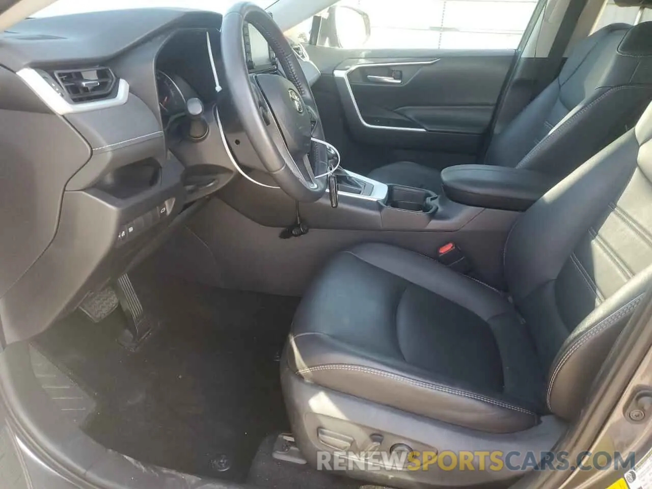 7 Photograph of a damaged car 2T3C1RFV4KC006949 TOYOTA RAV4 2019