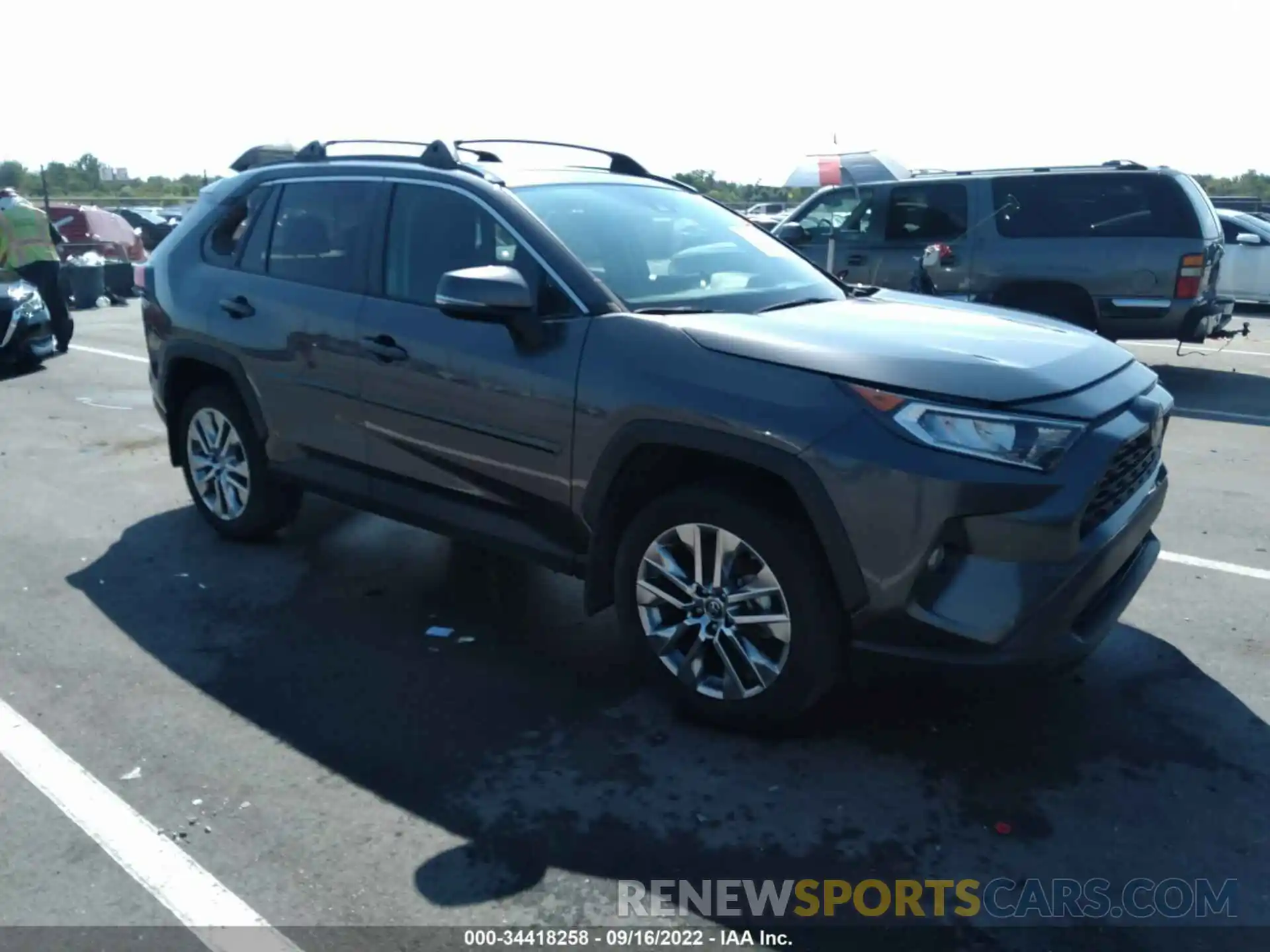 1 Photograph of a damaged car 2T3C1RFV4KC029583 TOYOTA RAV4 2019