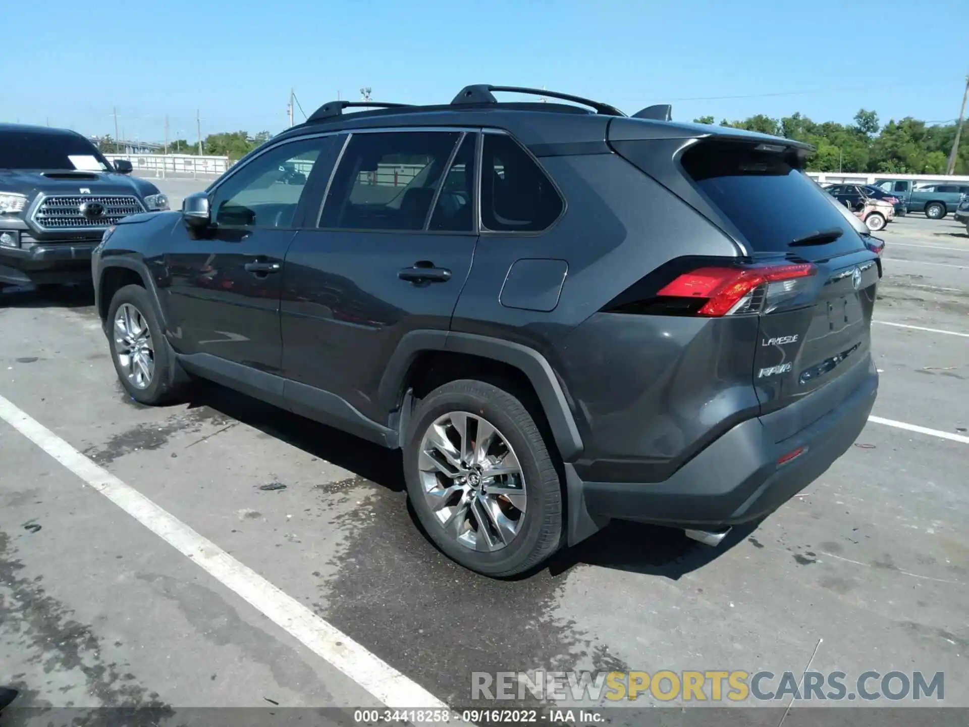 3 Photograph of a damaged car 2T3C1RFV4KC029583 TOYOTA RAV4 2019