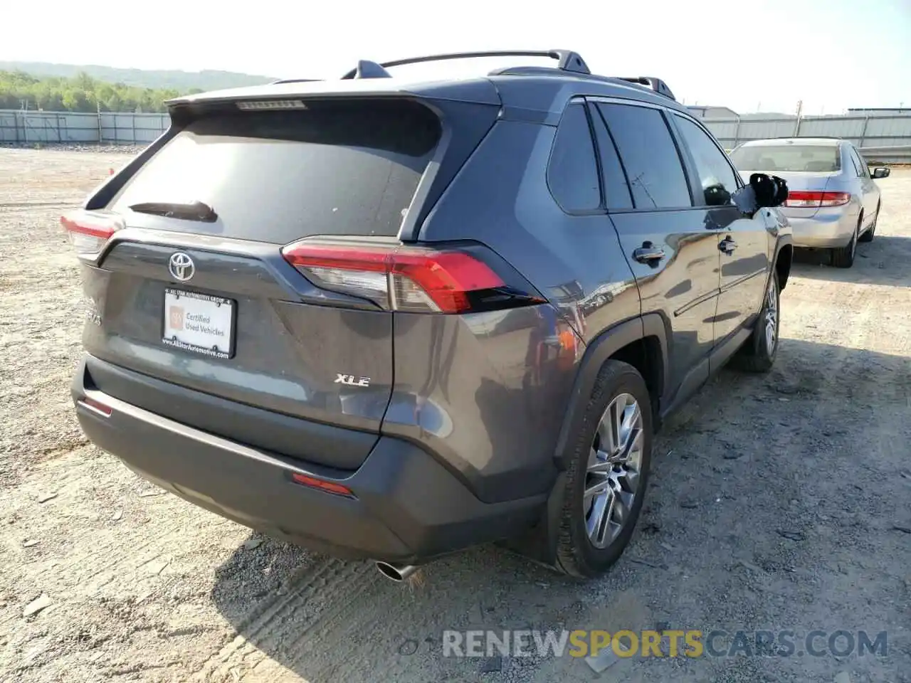 4 Photograph of a damaged car 2T3C1RFV4KC030376 TOYOTA RAV4 2019